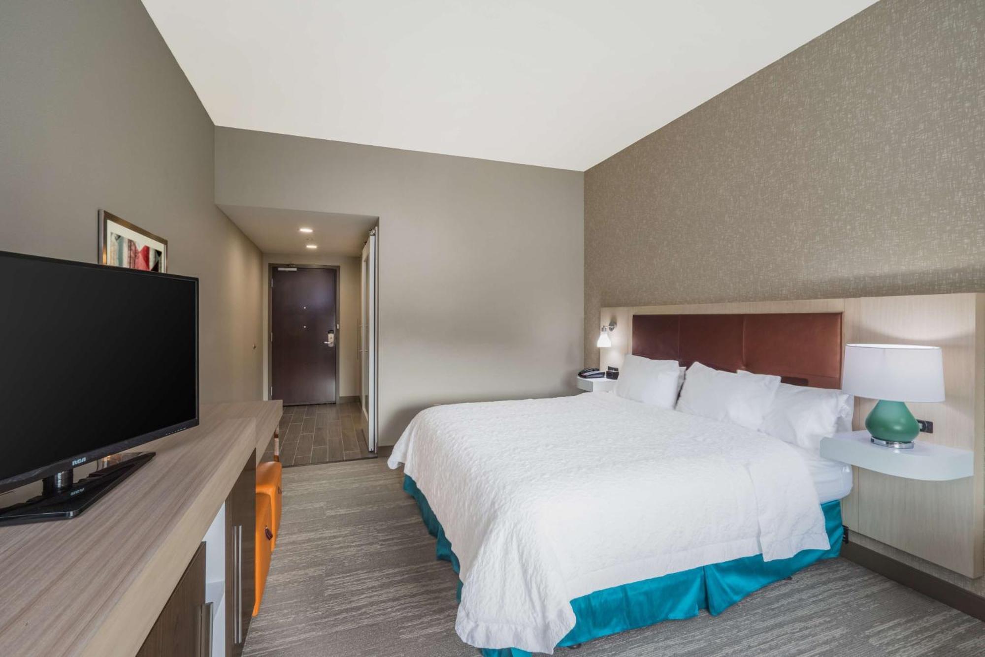 Hampton Inn ניופורט מראה חיצוני תמונה