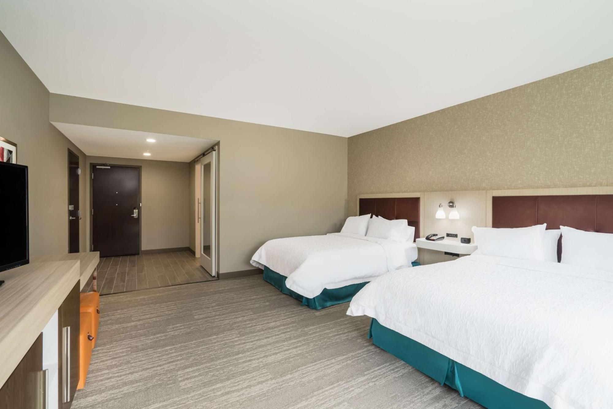 Hampton Inn ניופורט מראה חיצוני תמונה