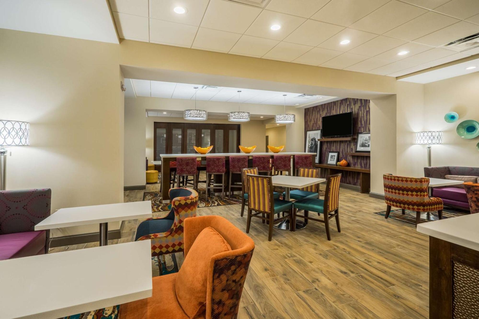 Hampton Inn ניופורט מראה חיצוני תמונה