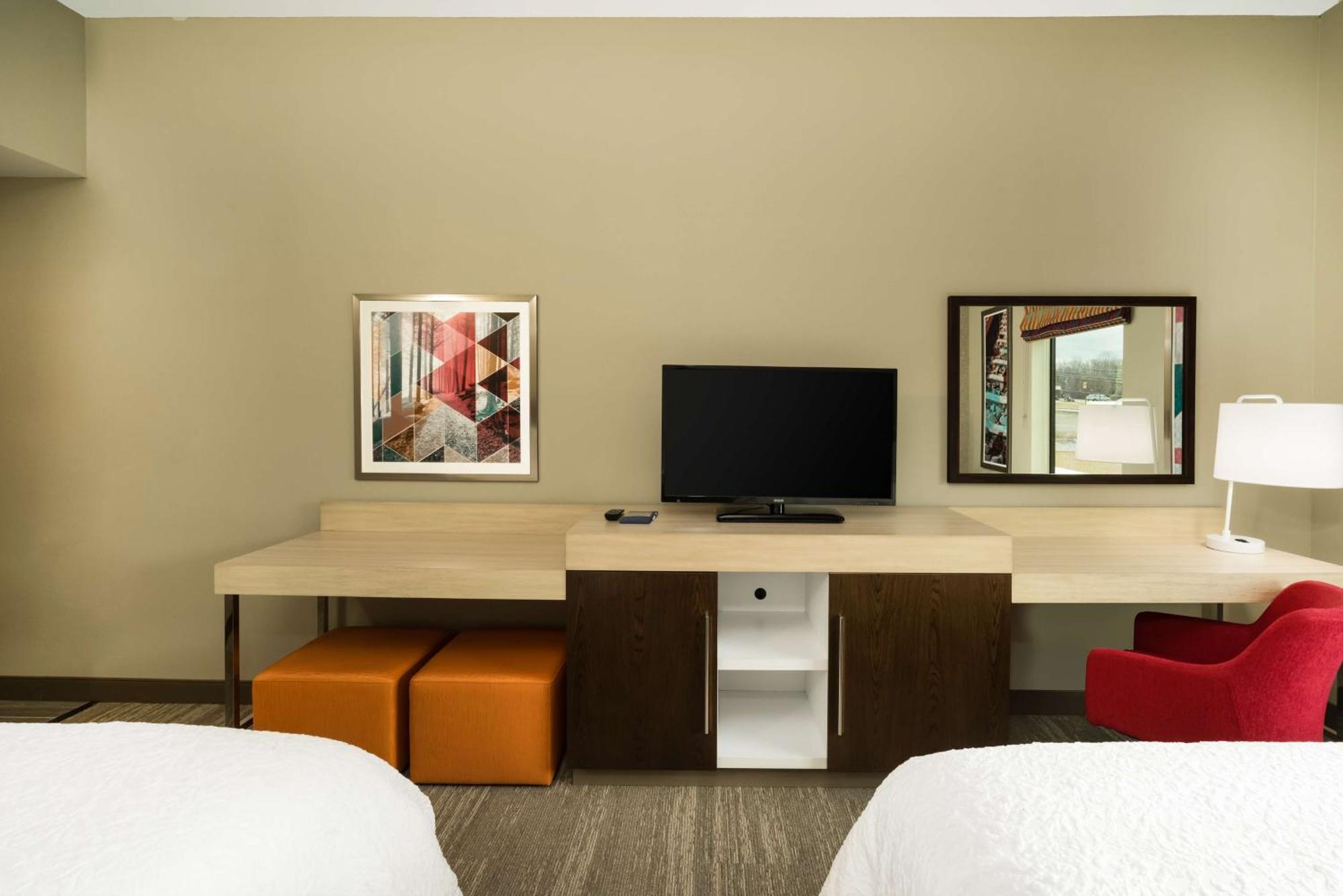 Hampton Inn ניופורט מראה חיצוני תמונה