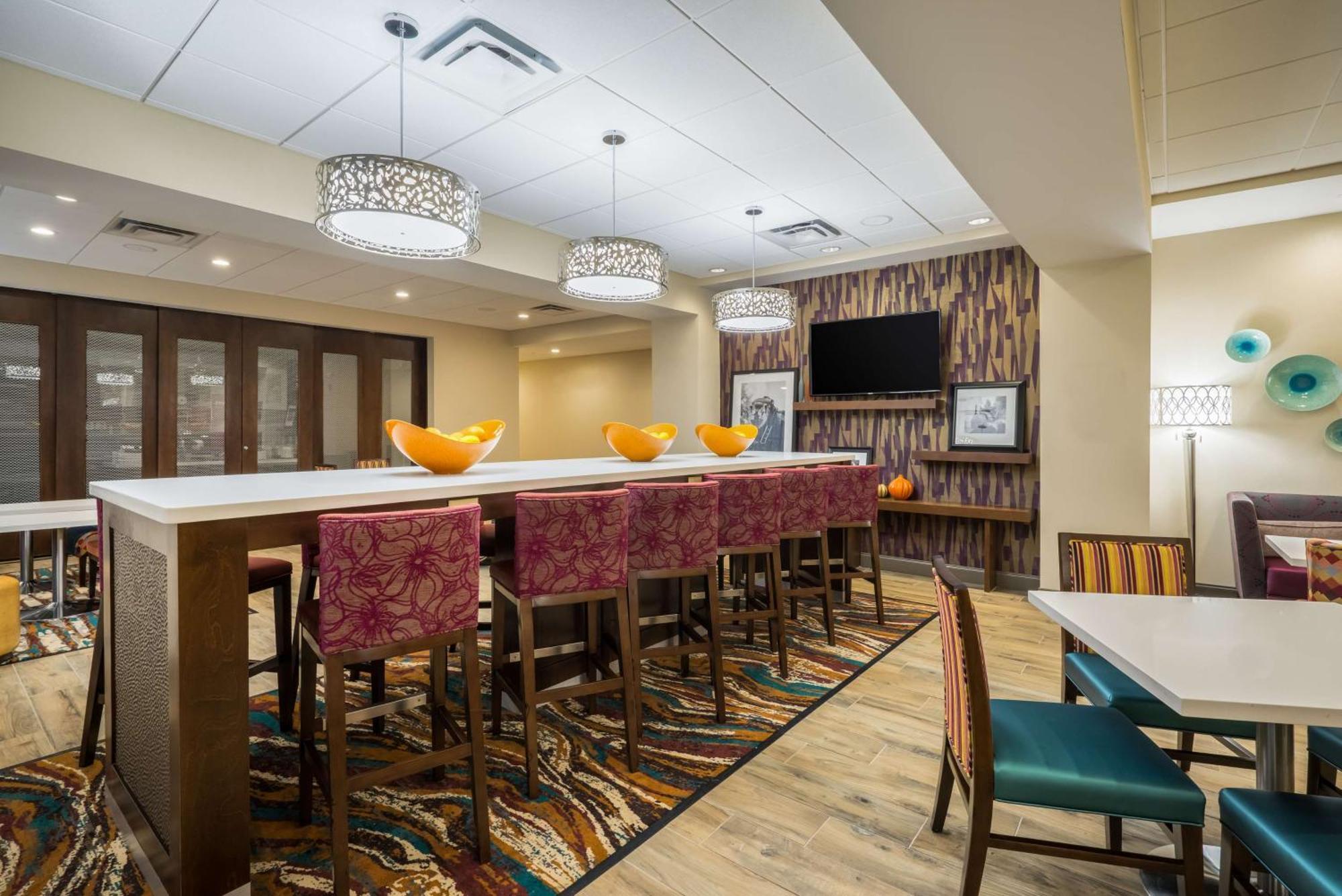 Hampton Inn ניופורט מראה חיצוני תמונה